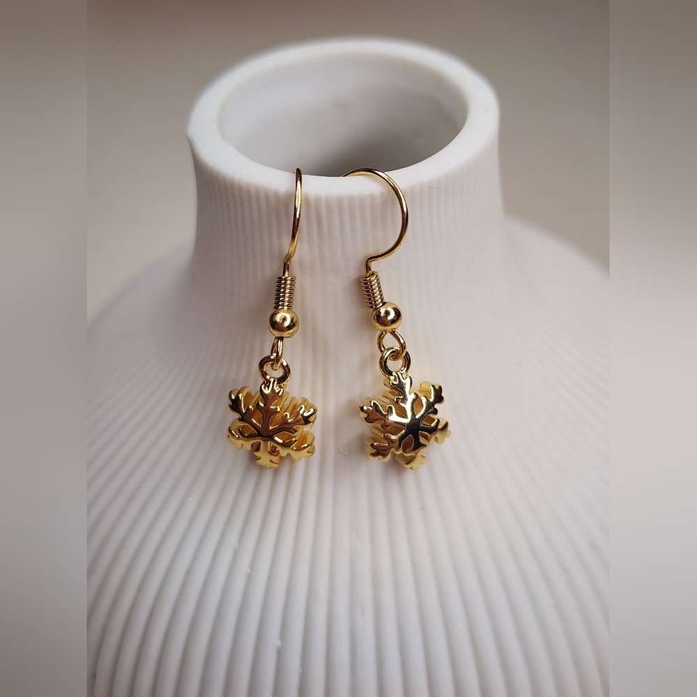 18k Gold Plated Snowflake Dangle Earrings